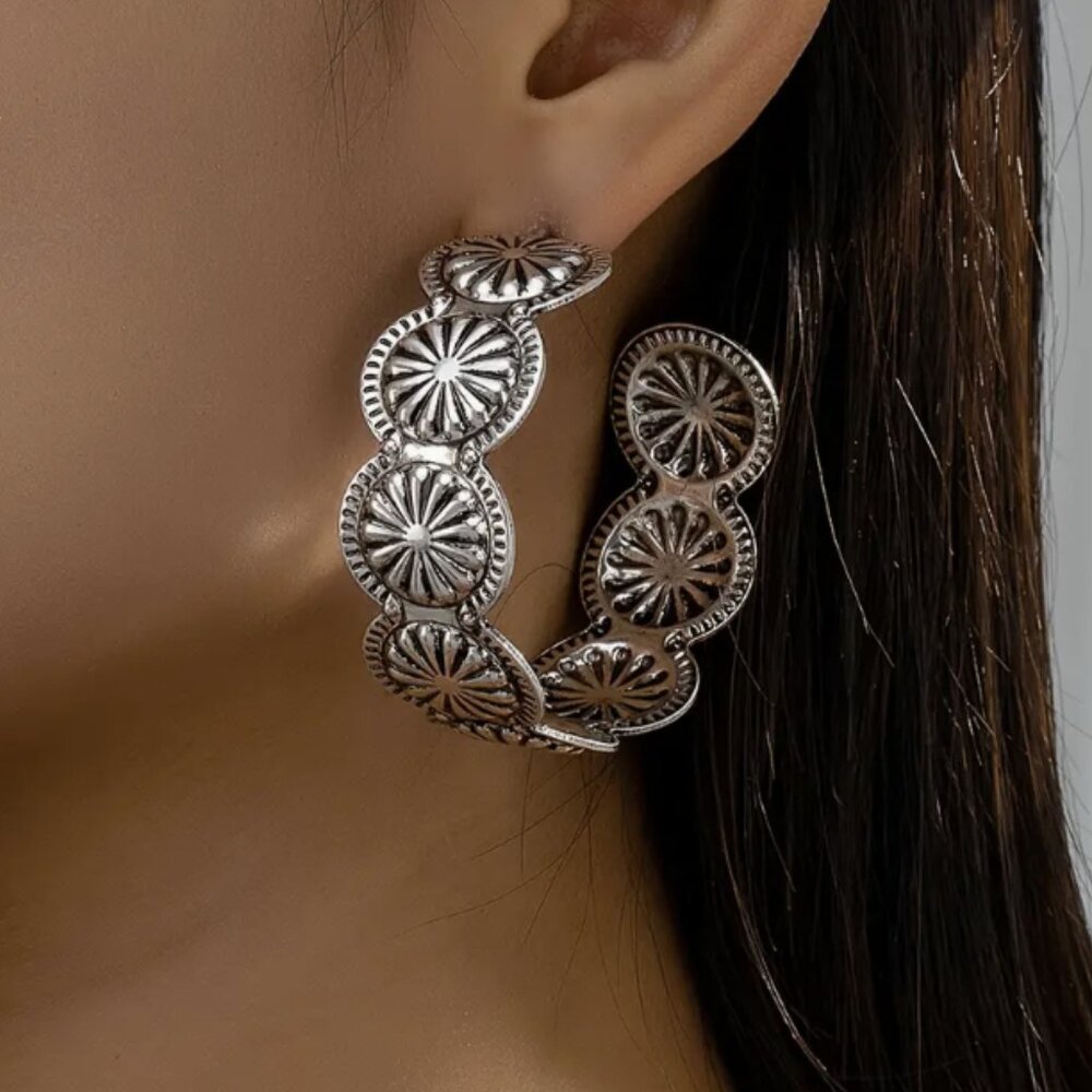 Hammered Concho Ancient Aged Silver Western Southwestern Boho Round Earrings NEW - Picture 2 of 6